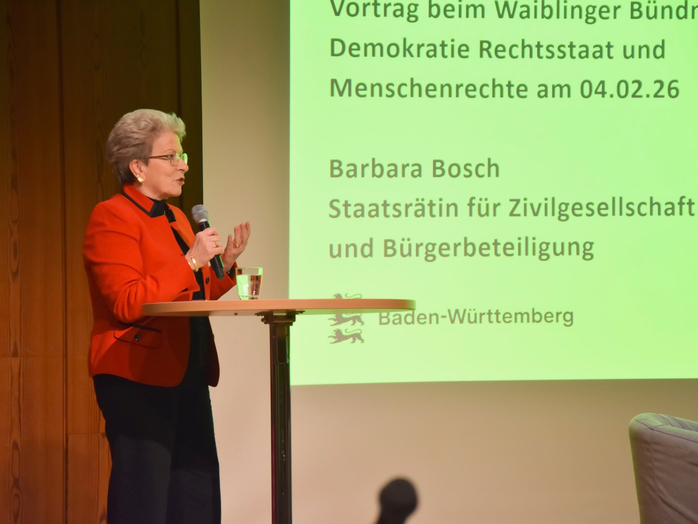 Frau Staatsr&auml;tin Barbara Bosch referiert im Welfensaal
